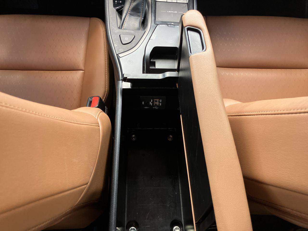 Used 2020 Lexus UX 200 w/ Accessory Package FWD image 18