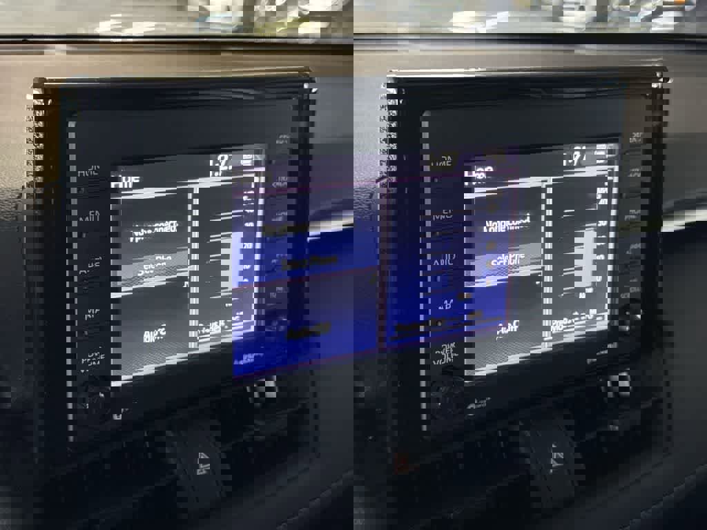 Used 2022 Toyota RAV4 XLE w/ Convenience Package image 18