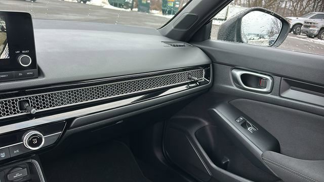 Used 2023 Honda Civic Sport image 19