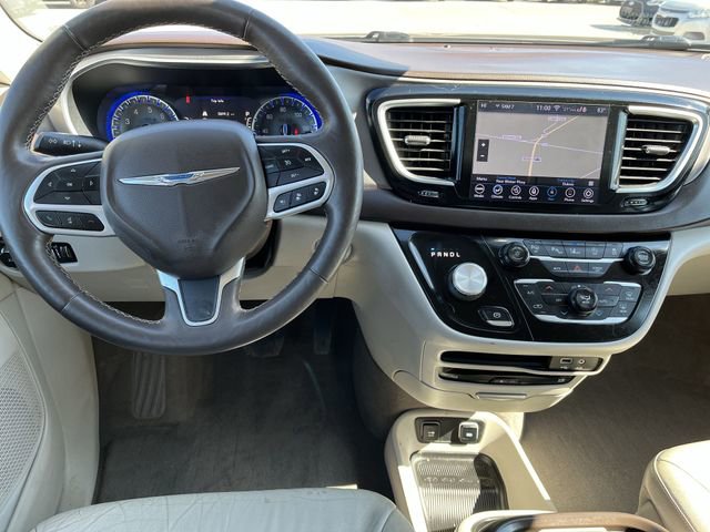 Used 2019 Chrysler Pacifica Touring-L Plus image 13