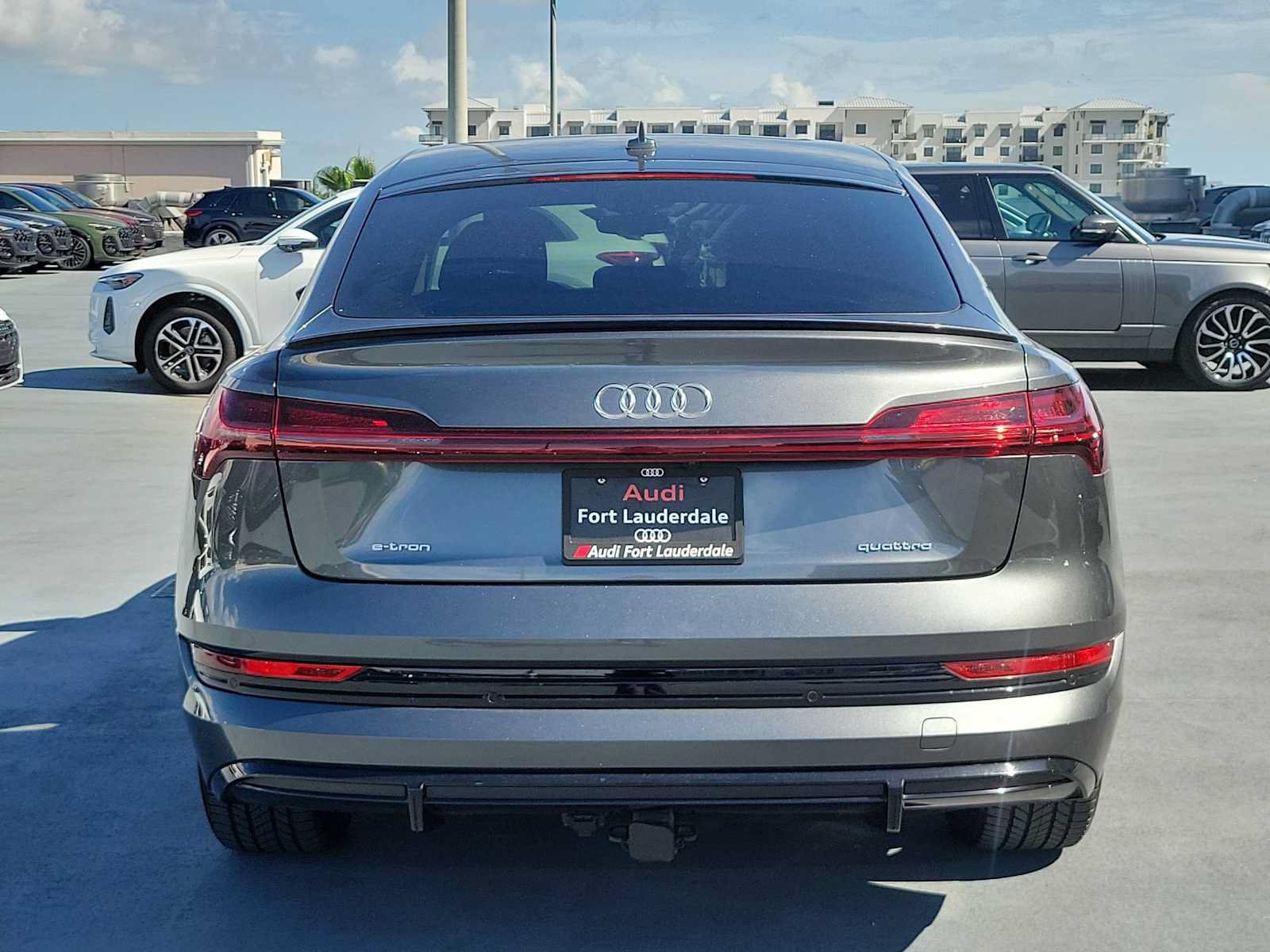 Used 2021 Audi e-tron Premium Plus w/ Premium Plus Package AWD/4WD image 4