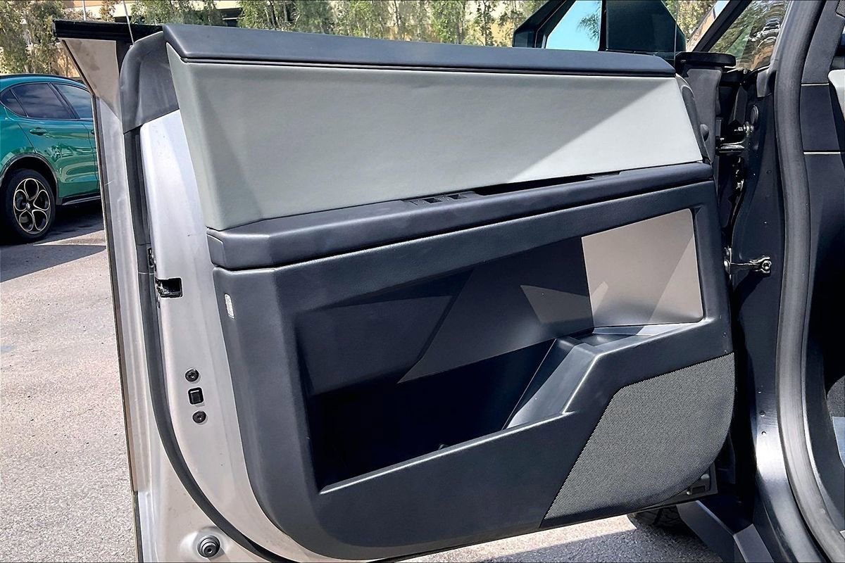 Used 2025 Tesla Cybertruck AWD Crew Cab image 25