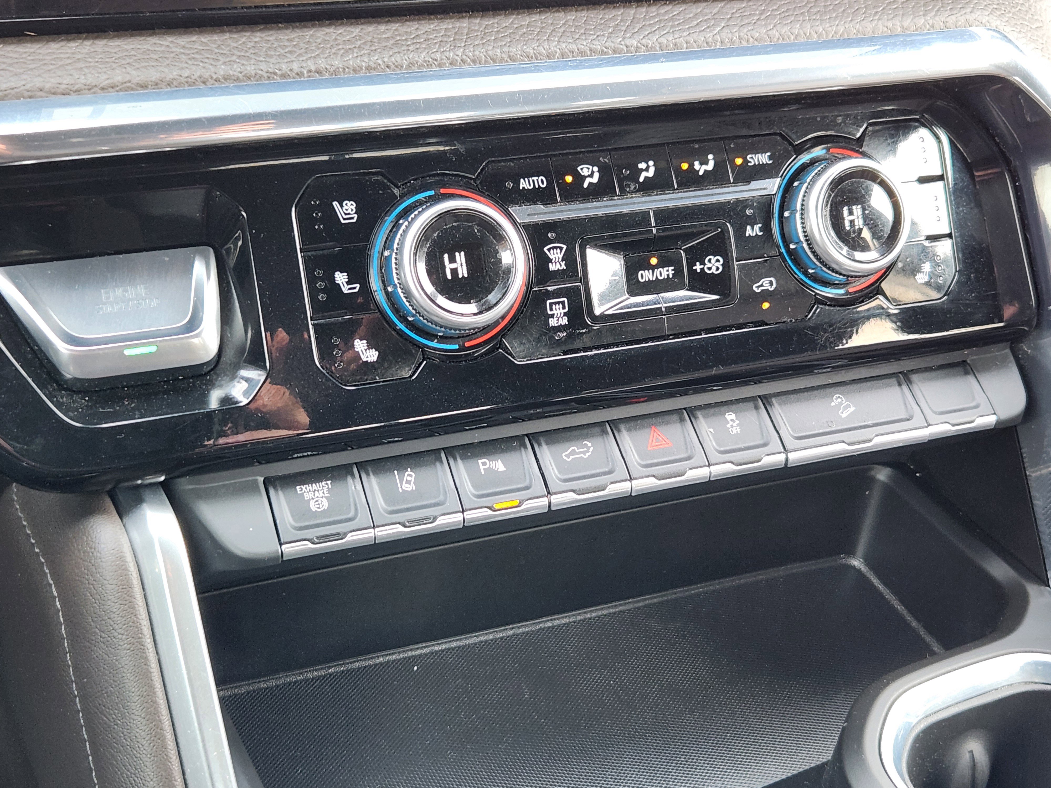 Used 2024 GMC Sierra 2500 Denali w/ Denali Reserve Package image 25