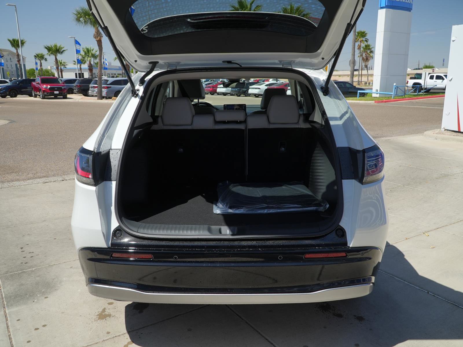 New 2026 Honda HR-V EX-L image 7