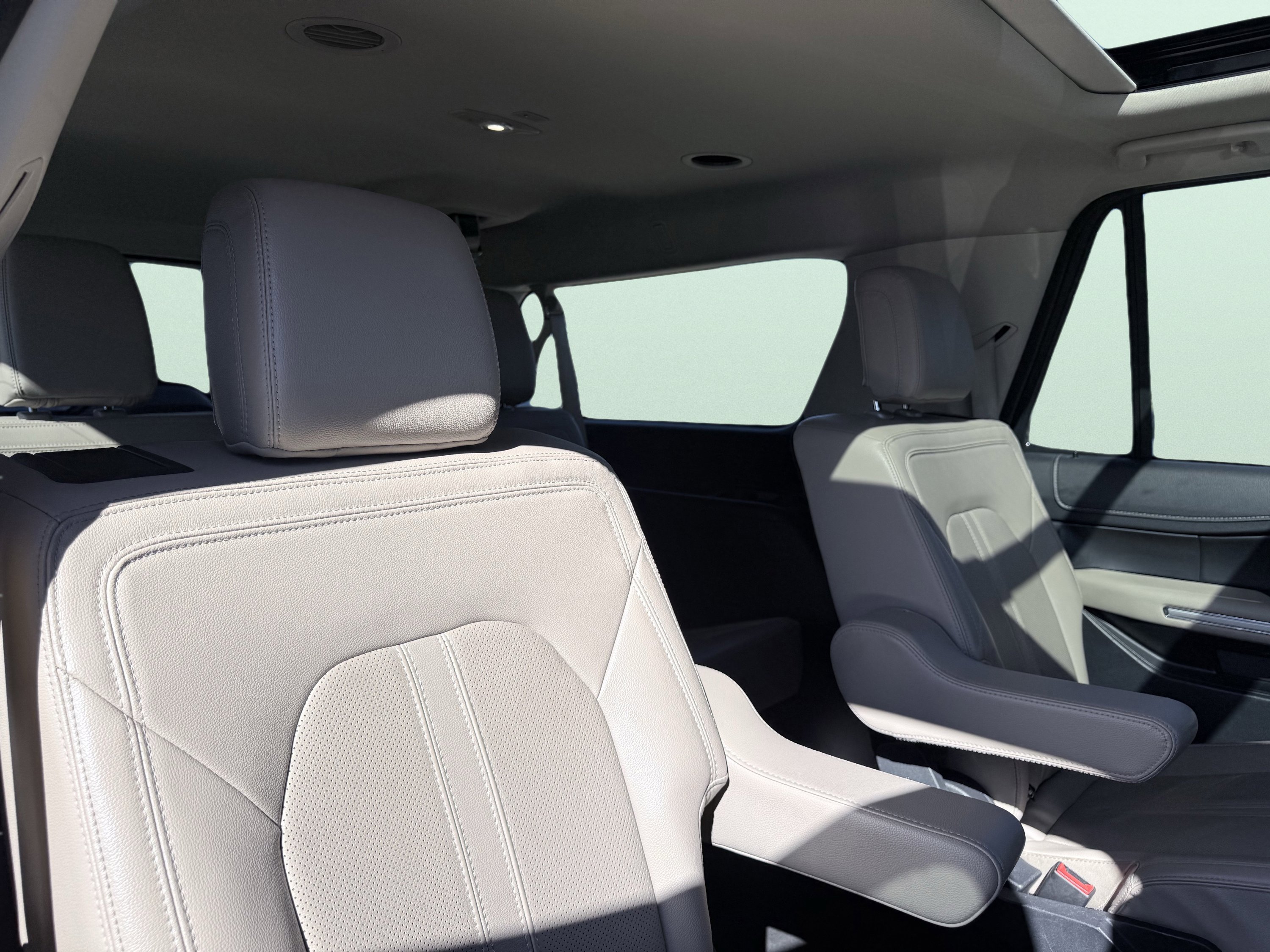 Used 2024 Ford Expedition Max Limited image 46