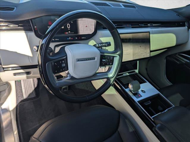 Used 2024 Land Rover Range Rover Long Wheelbase SE AWD/4WD image 10