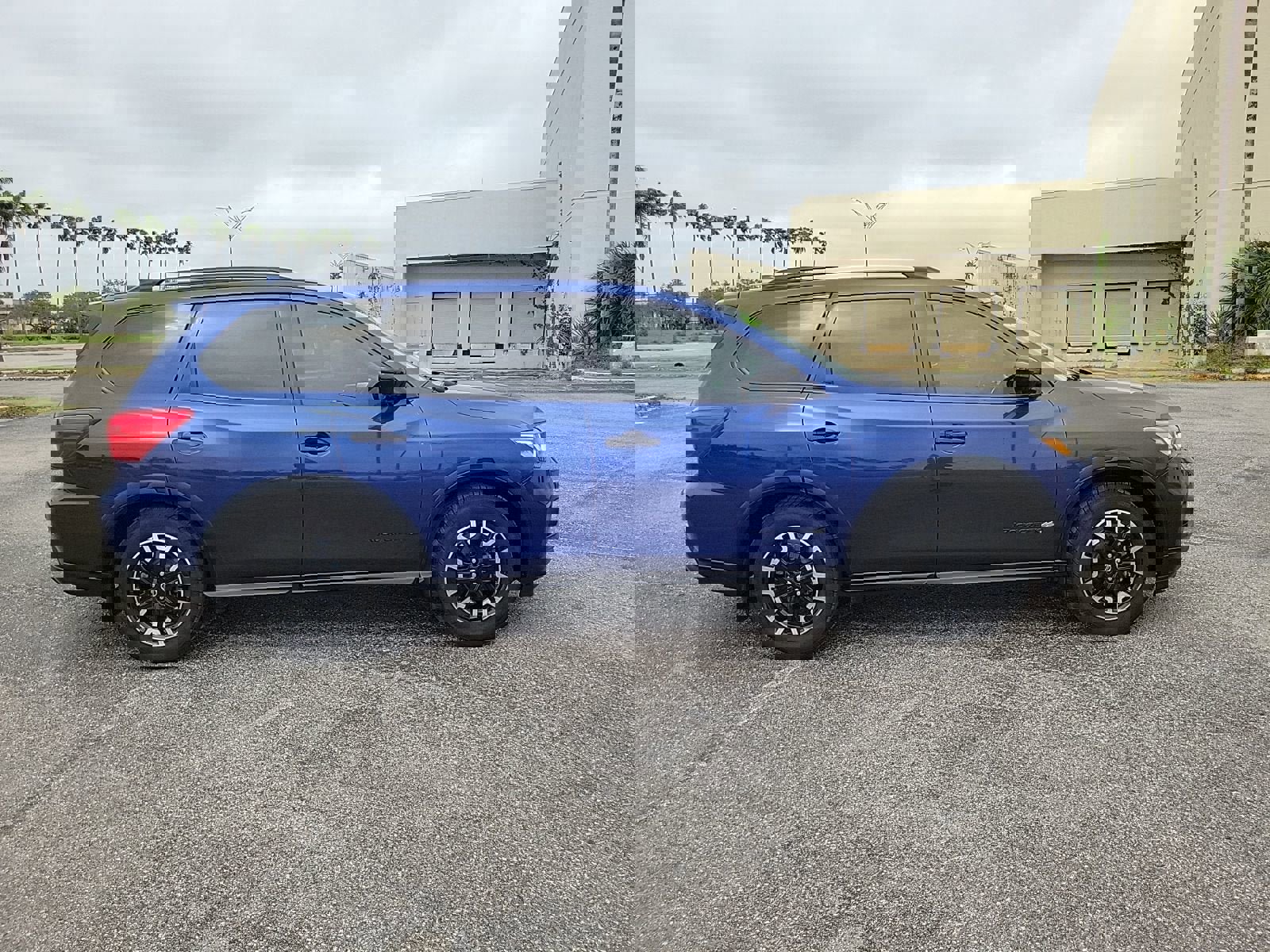 Used 2020 Nissan Pathfinder SL image 5