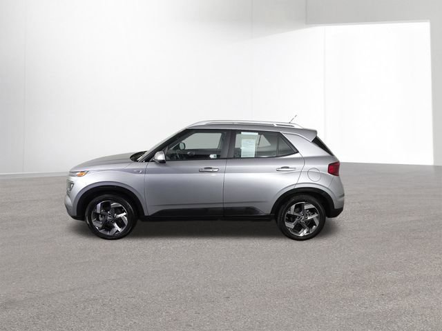 Used 2025 Hyundai Venue SEL image 14