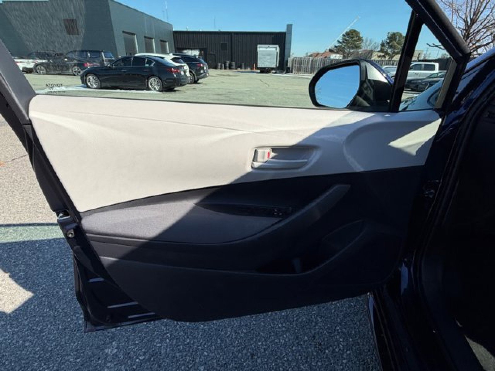 Used 2025 Toyota Corolla LE image 19