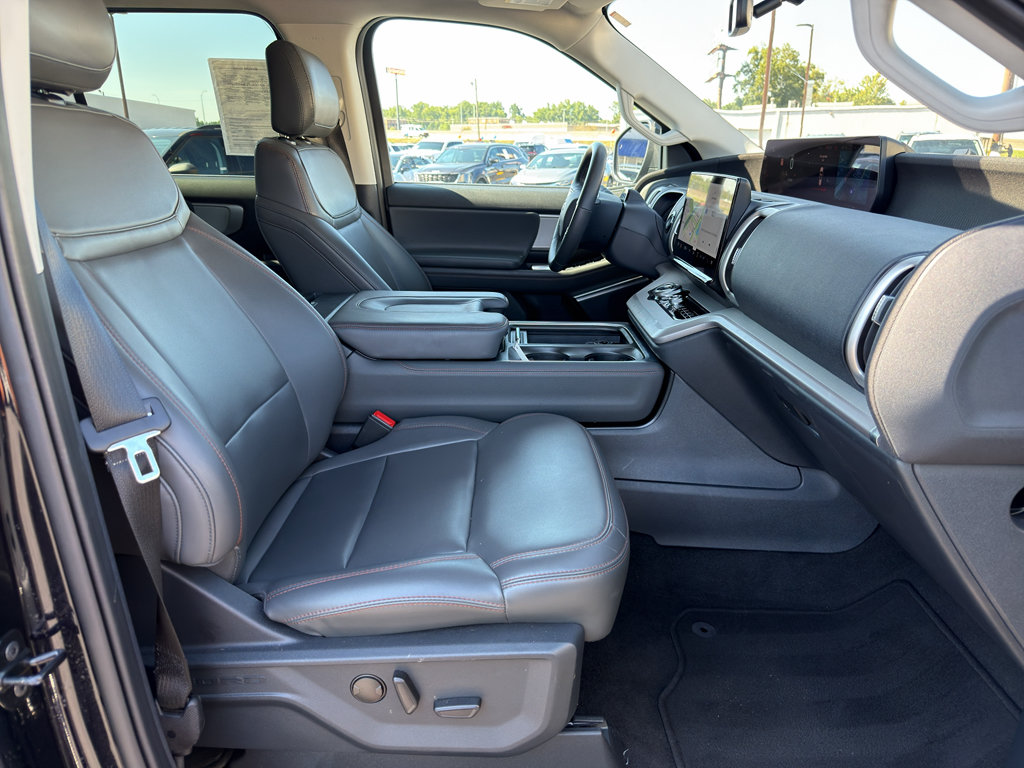 Used 2025 Ford Expedition Active AWD/4WD image 21