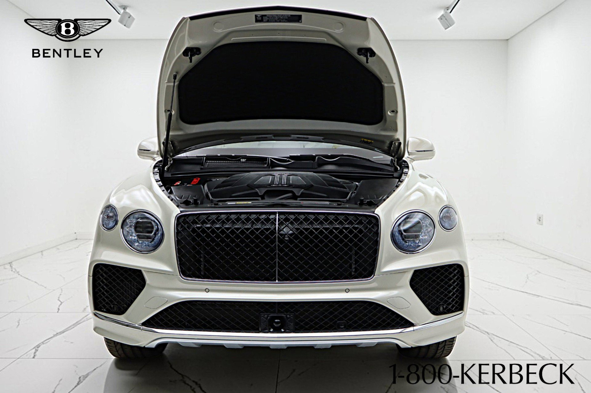 Used 2024 Bentley Bentayga Plug-In Hybrid image 26