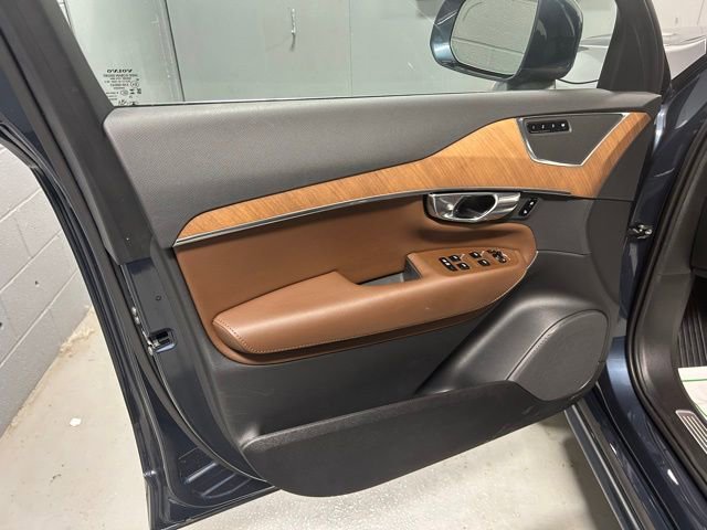 Used 2025 Volvo XC90 B5 Plus image 7