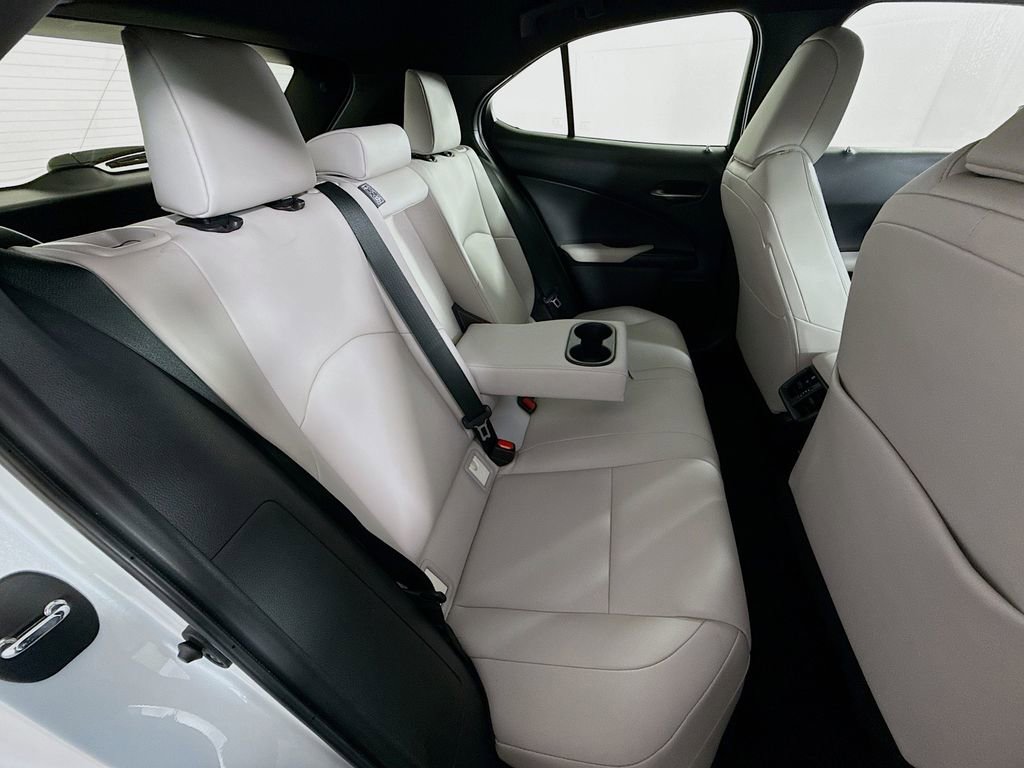 Certified 2022 Lexus UX 200 w/ Premium Package image 27