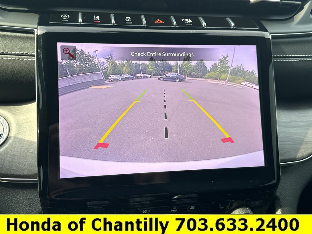 Used 2024 Jeep Grand Cherokee L Overland w/ Luxury Tech Group IV AWD/4WD image 15
