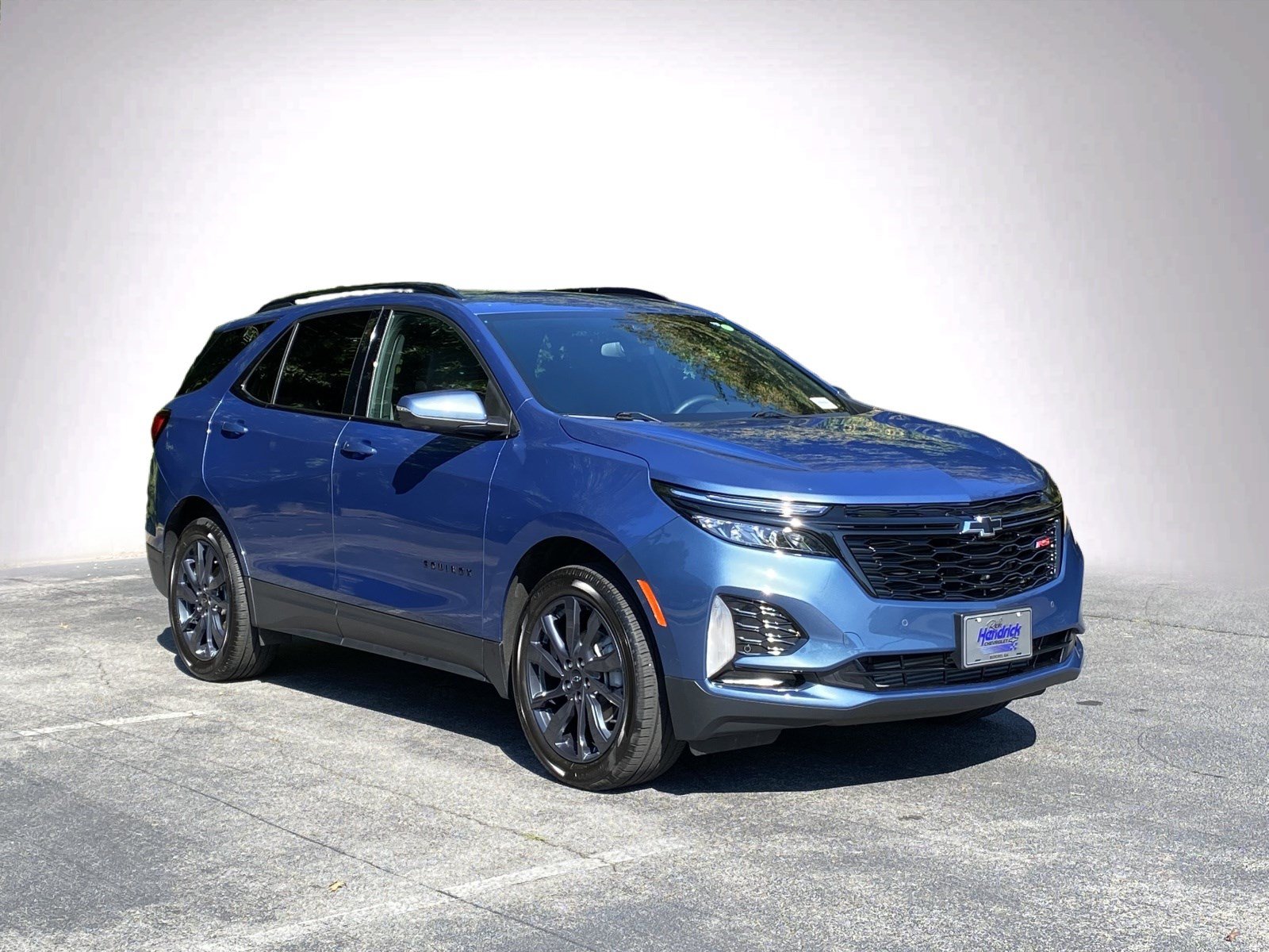 Used 2024 Chevrolet Equinox RS FWD image 2