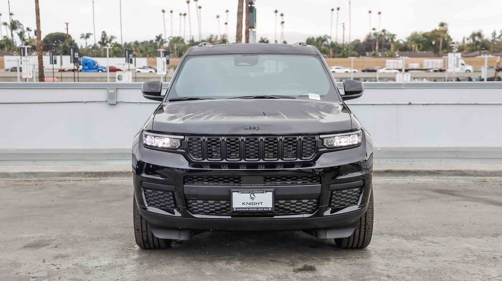 New 2025 Jeep Grand Cherokee L Altitude image 3