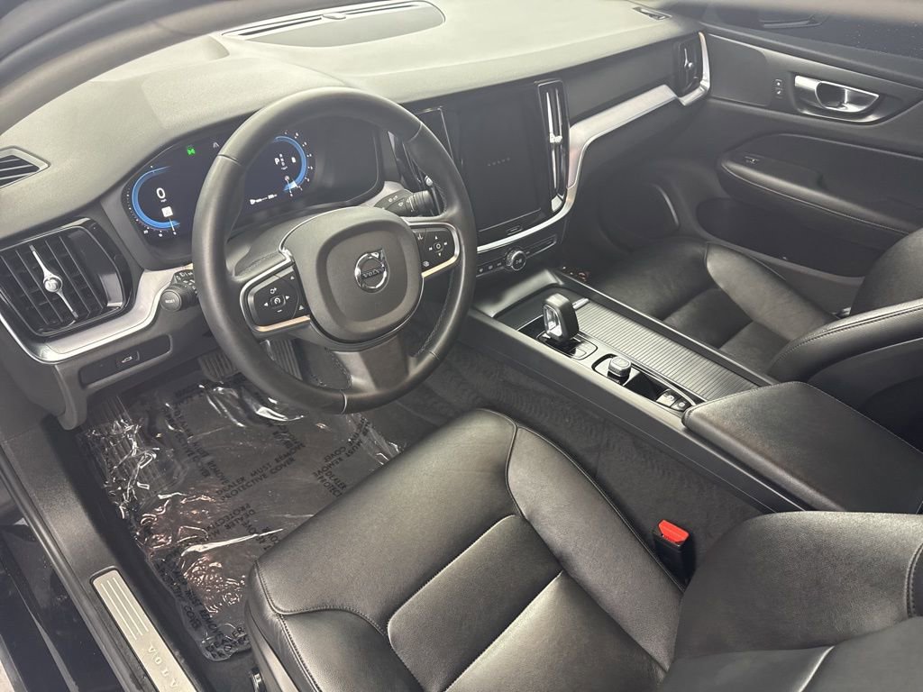 Used 2024 Volvo S60 B5 Core image 8