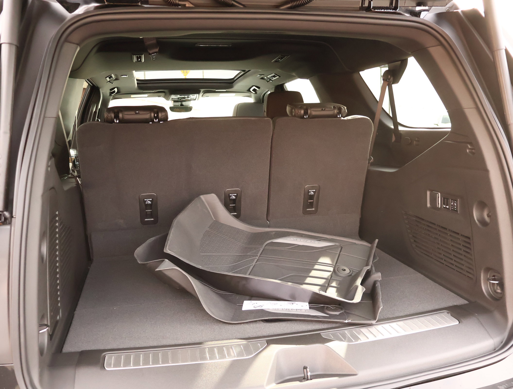 New 2026 Chevrolet Suburban High Country w/ Sun And Tow Package AWD/4WD image 28
