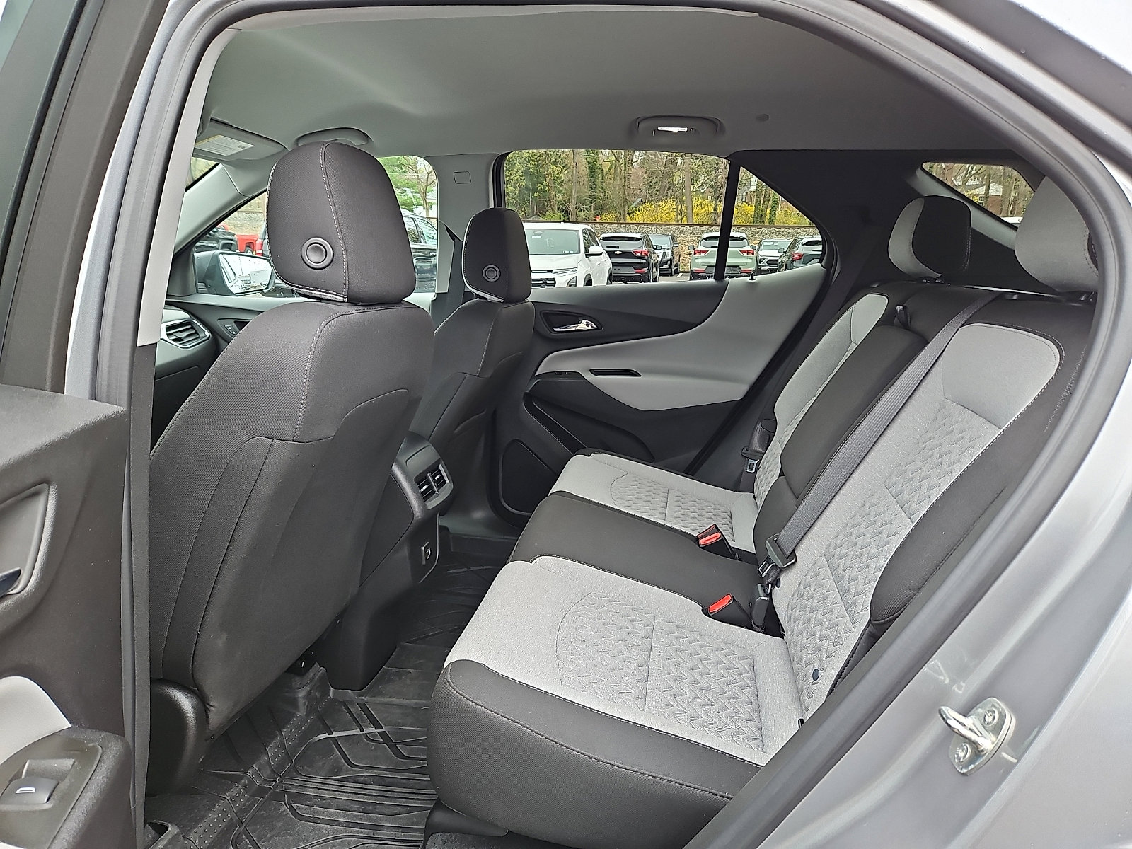 Used 2024 Chevrolet Equinox LS w/ LS Convenience Package AWD/4WD image 9