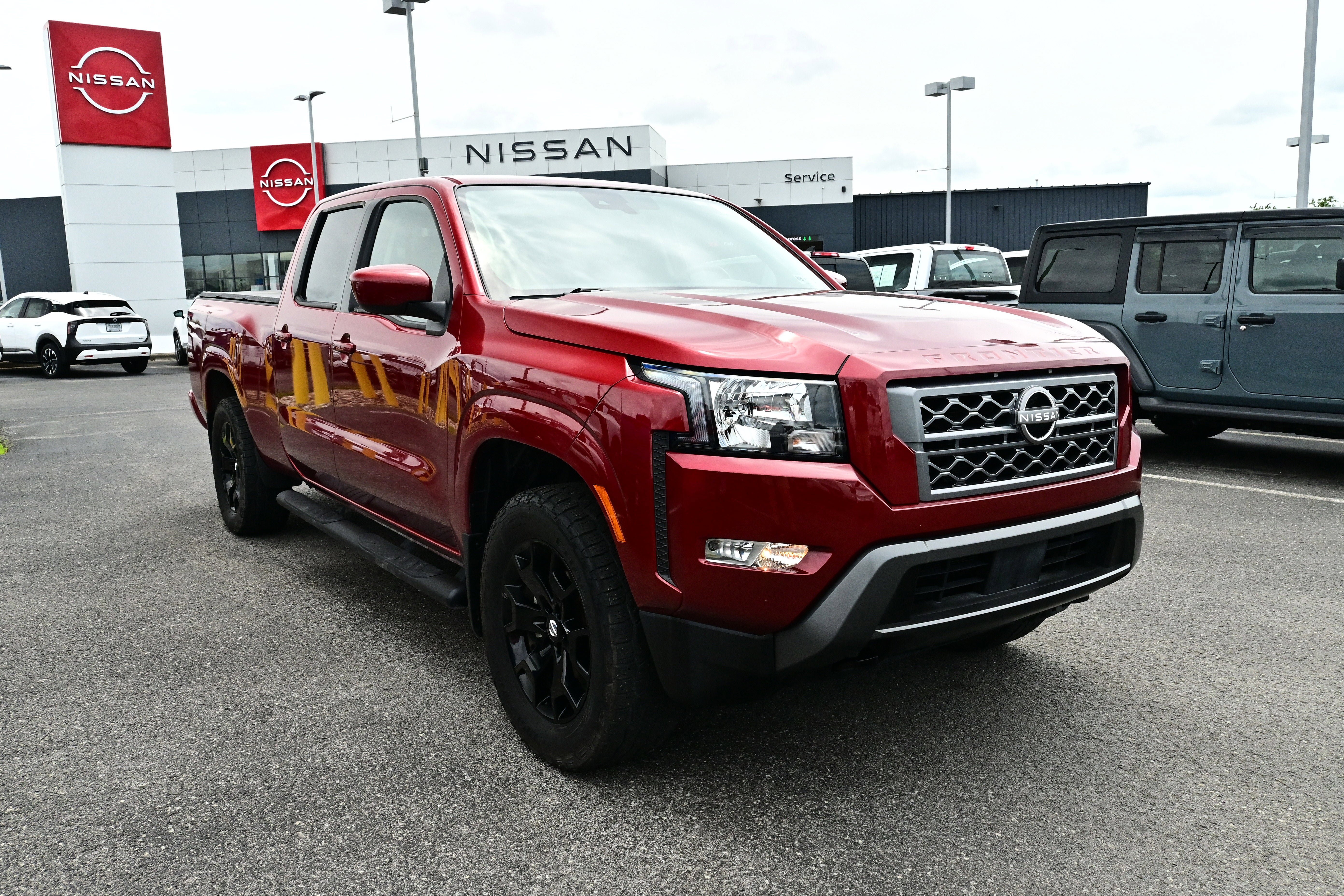 Certified 2022 Nissan Frontier SV w/ Technology Package AWD/4WD image 2