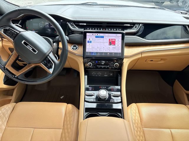 Used 2024 Jeep Grand Cherokee Summit AWD/4WD image 16