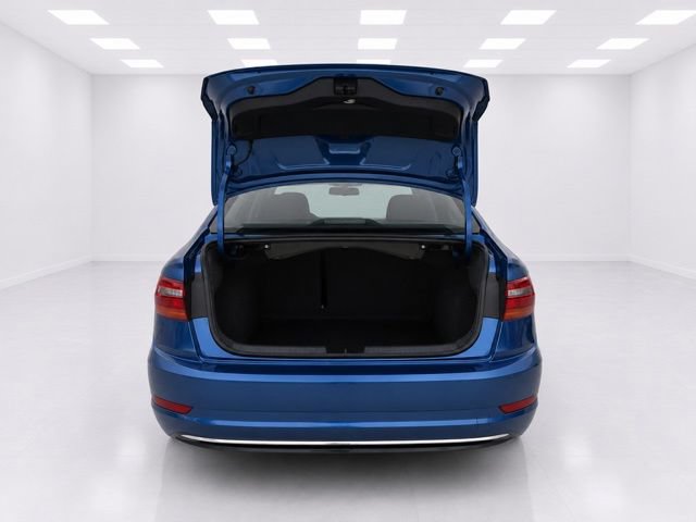 Used 2019 Volkswagen Jetta SE w/ Cold Weather Package FWD image 11