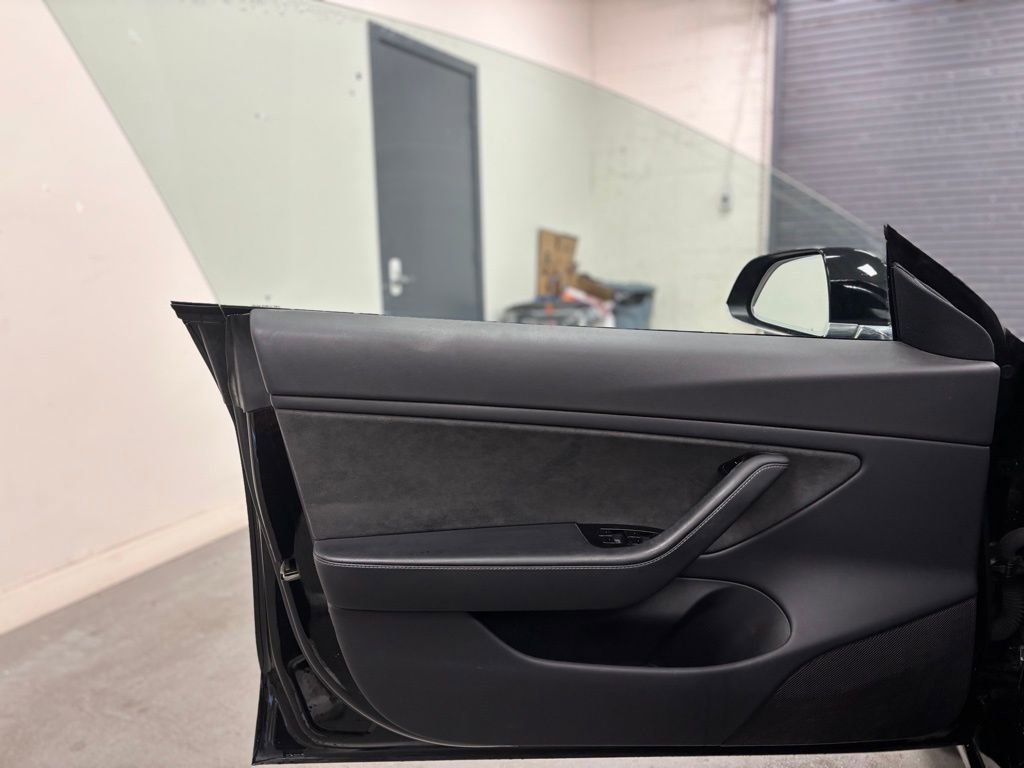 Used 2018 Tesla Model 3 Long Range image 11