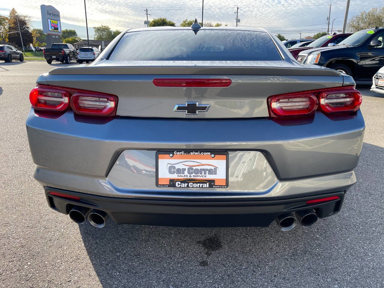 Used 2020 Chevrolet Camaro LT RWD image 4