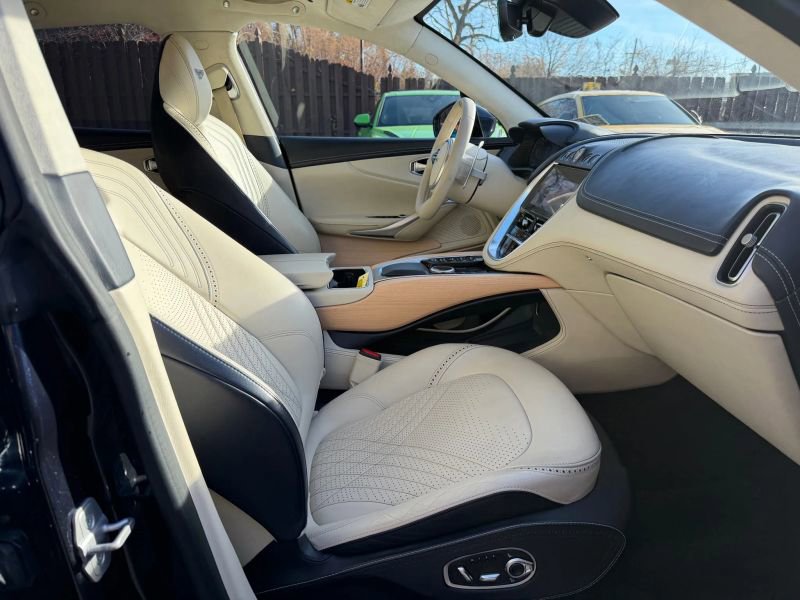 Used 2021 Aston Martin DBX Sport Utility 4D image 30