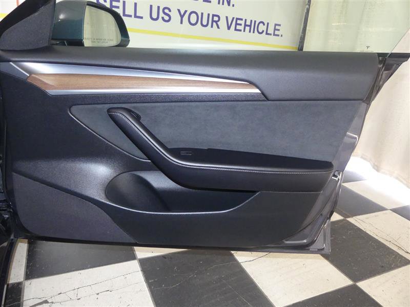 Used 2023 Tesla Model 3 Standard Range image 23