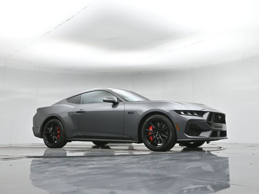 Used 2024 Ford Mustang GT Premium image 4