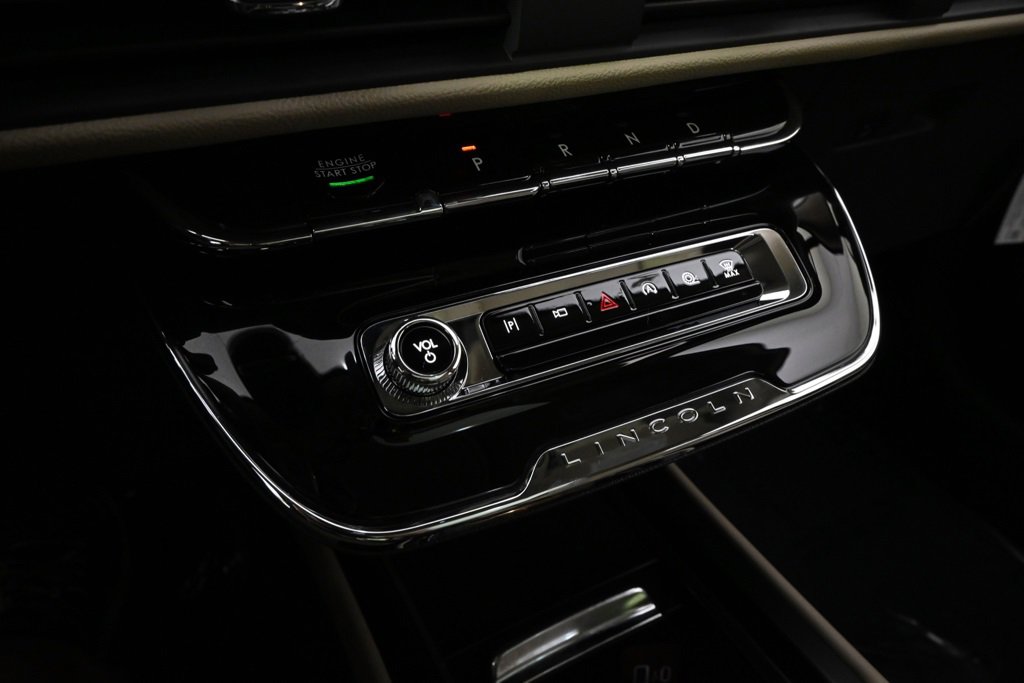 New 2026 Lincoln Corsair Premiere image 32