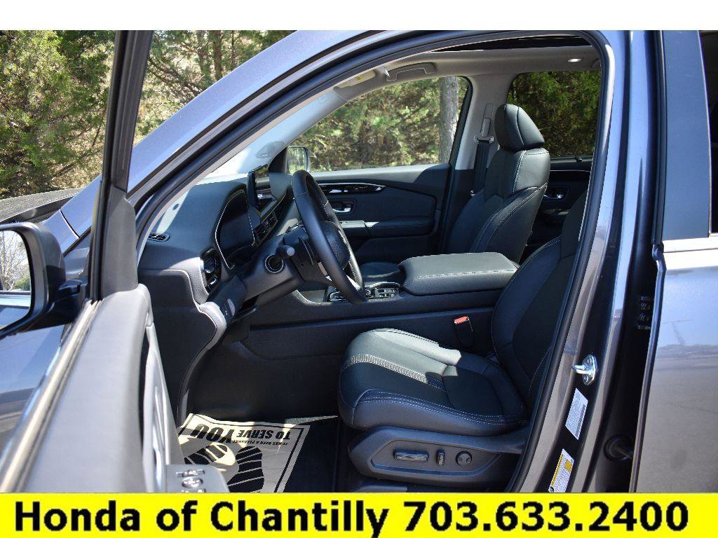 Used 2025 Honda Pilot Touring image 28