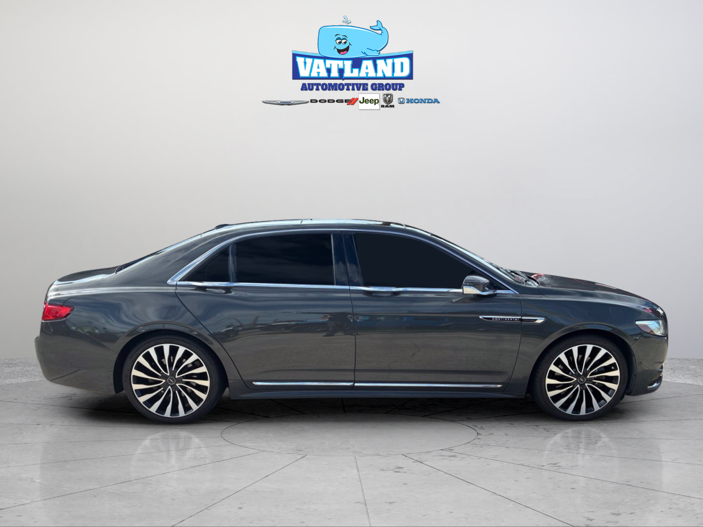Used 2020 Lincoln Continental Black Label w/ Rear Seat Amenities Package FWD image 6