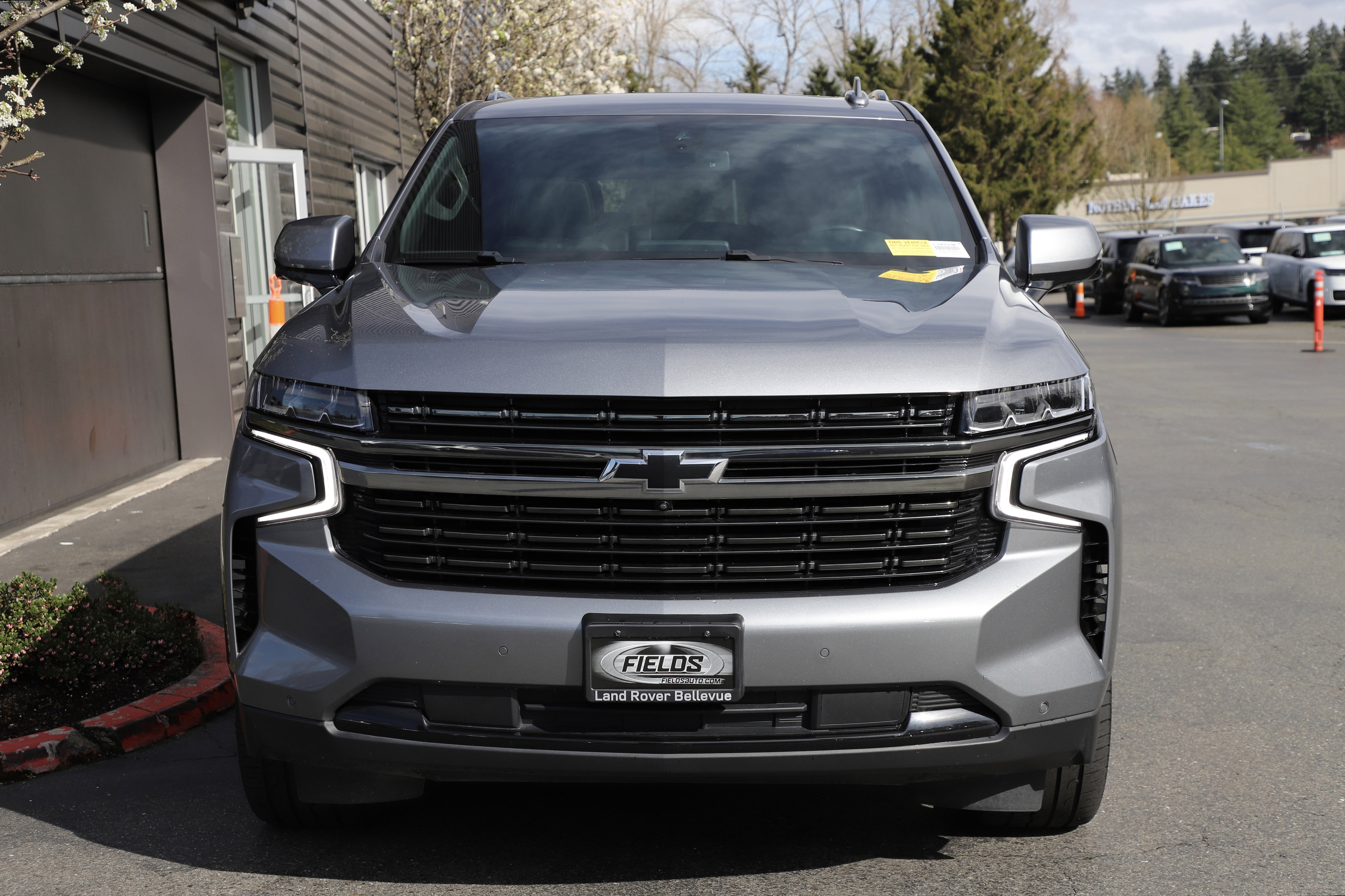Used 2022 Chevrolet Suburban RST w/ Luxury Package image 4