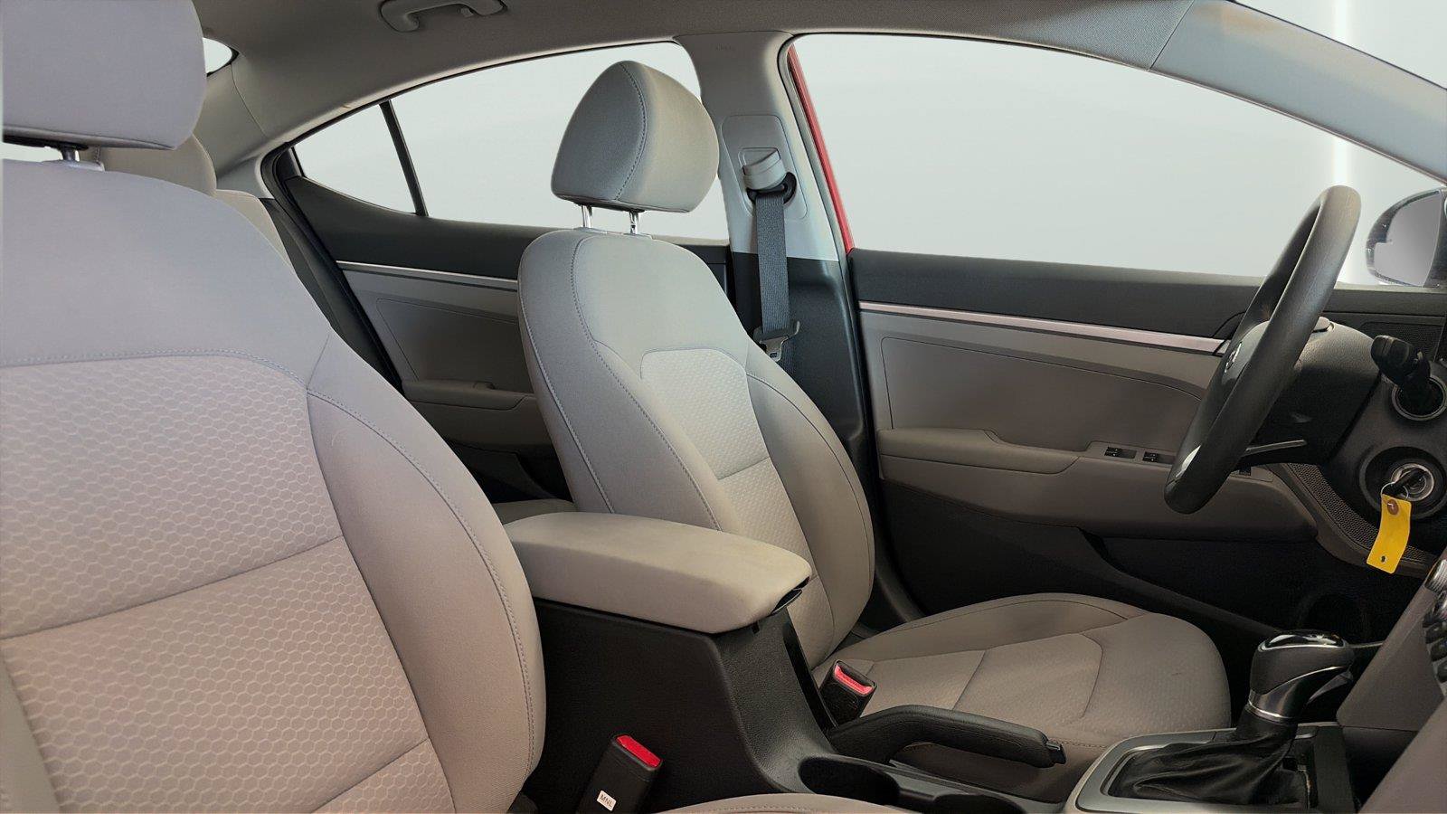 Used 2020 Hyundai Elantra SE FWD image 14