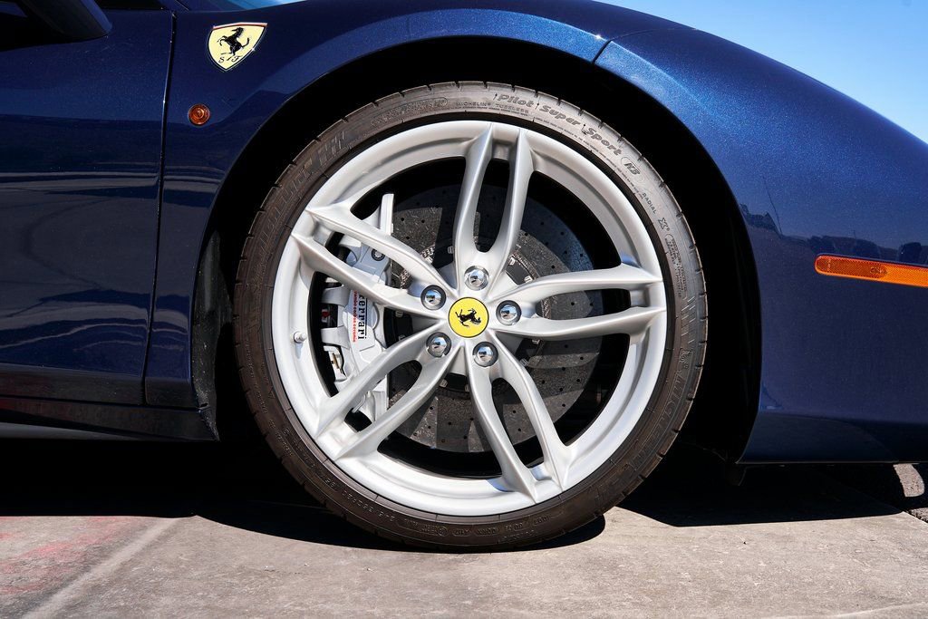 Used 2018 Ferrari 488 GTB image 12