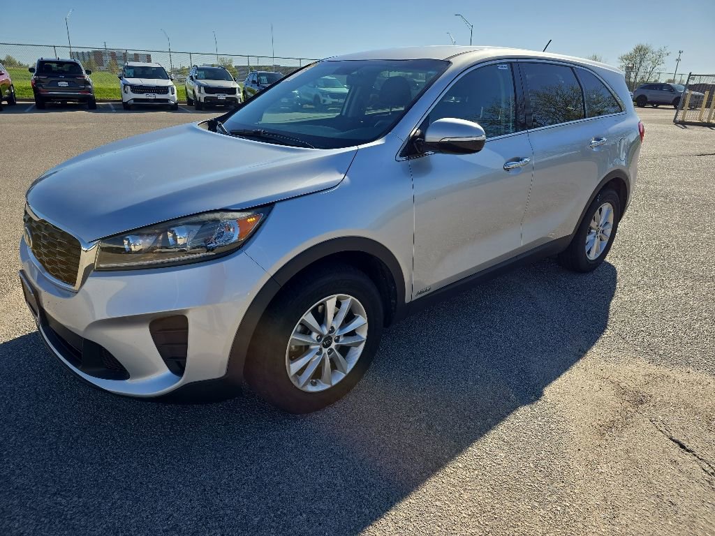 Used 2019 Kia Sorento AWD V6 image 3
