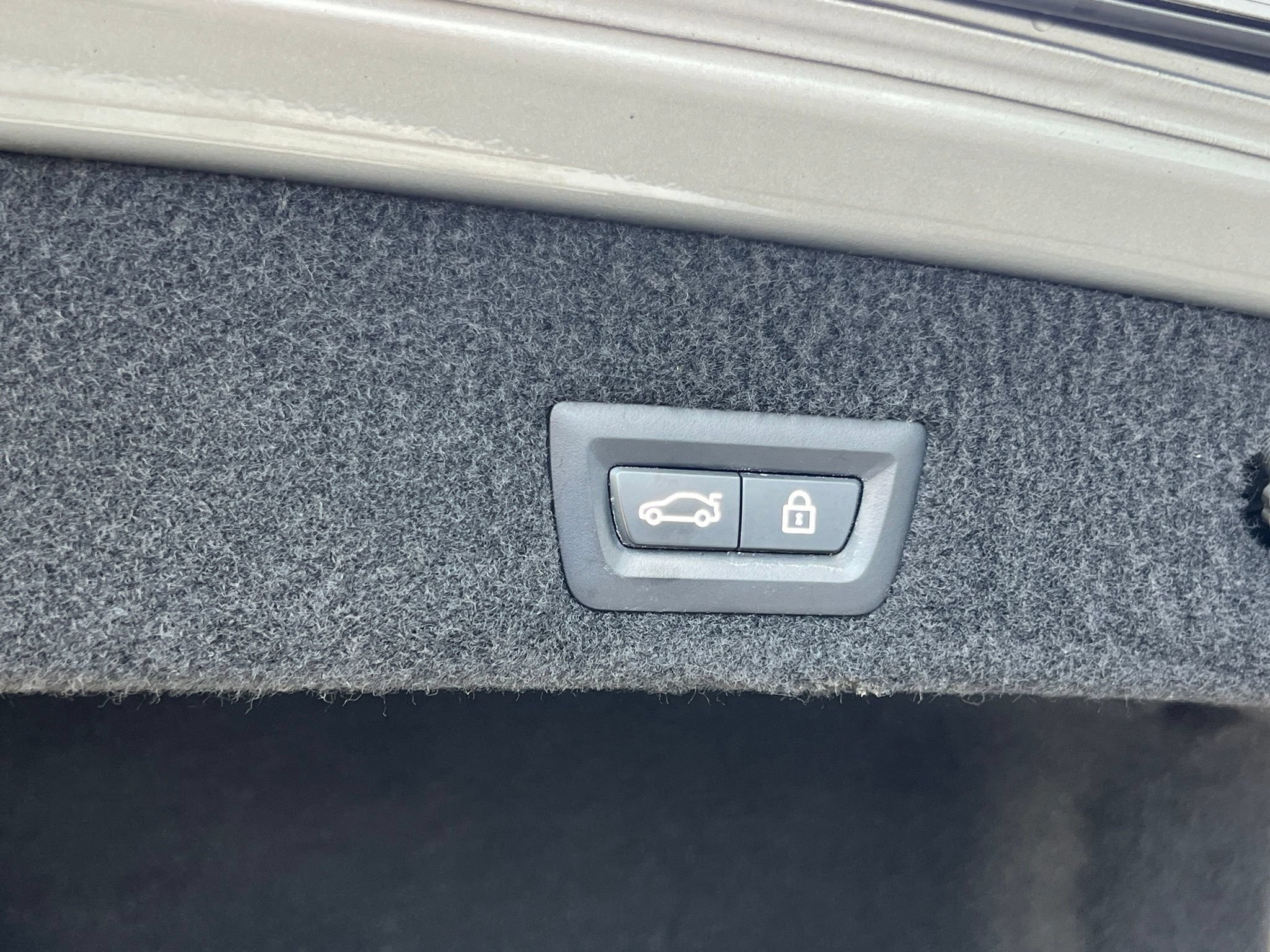 Used 2021 BMW M760i xDrive AWD/4WD image 26