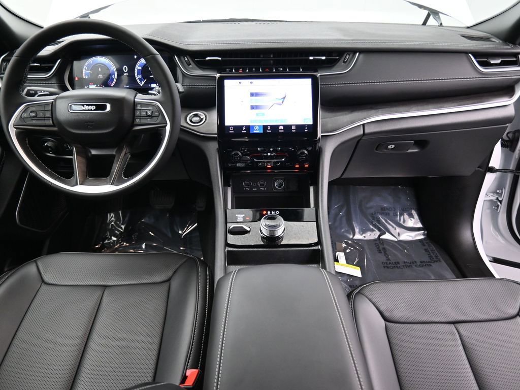 New 2025 Jeep Grand Cherokee Limited w/ Luxury Tech Group II image 32
