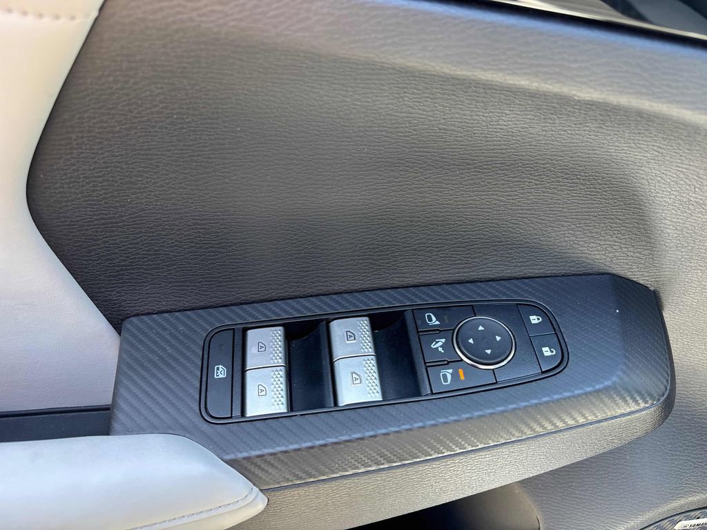 Used 2025 Mitsubishi Outlander SE AWD/4WD image 14