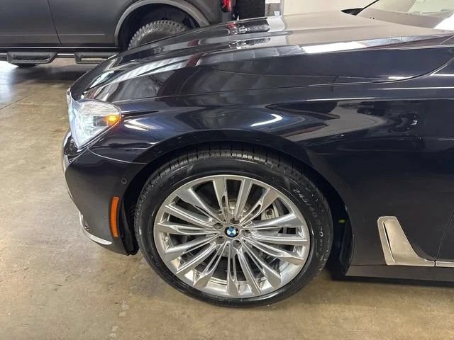 Used 2018 BMW 750i RWD image 6