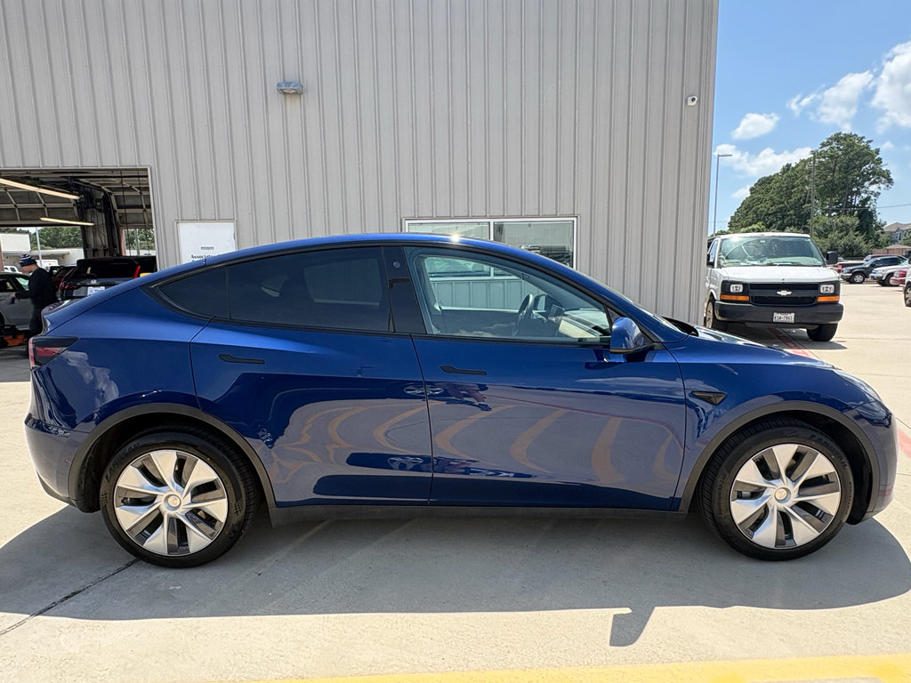 Used 2022 Tesla Model Y Long Range AWD/4WD image 10