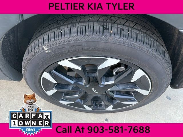 Certified 2025 Kia Sorento EX w/ Panoramic Sunroof Package image 9