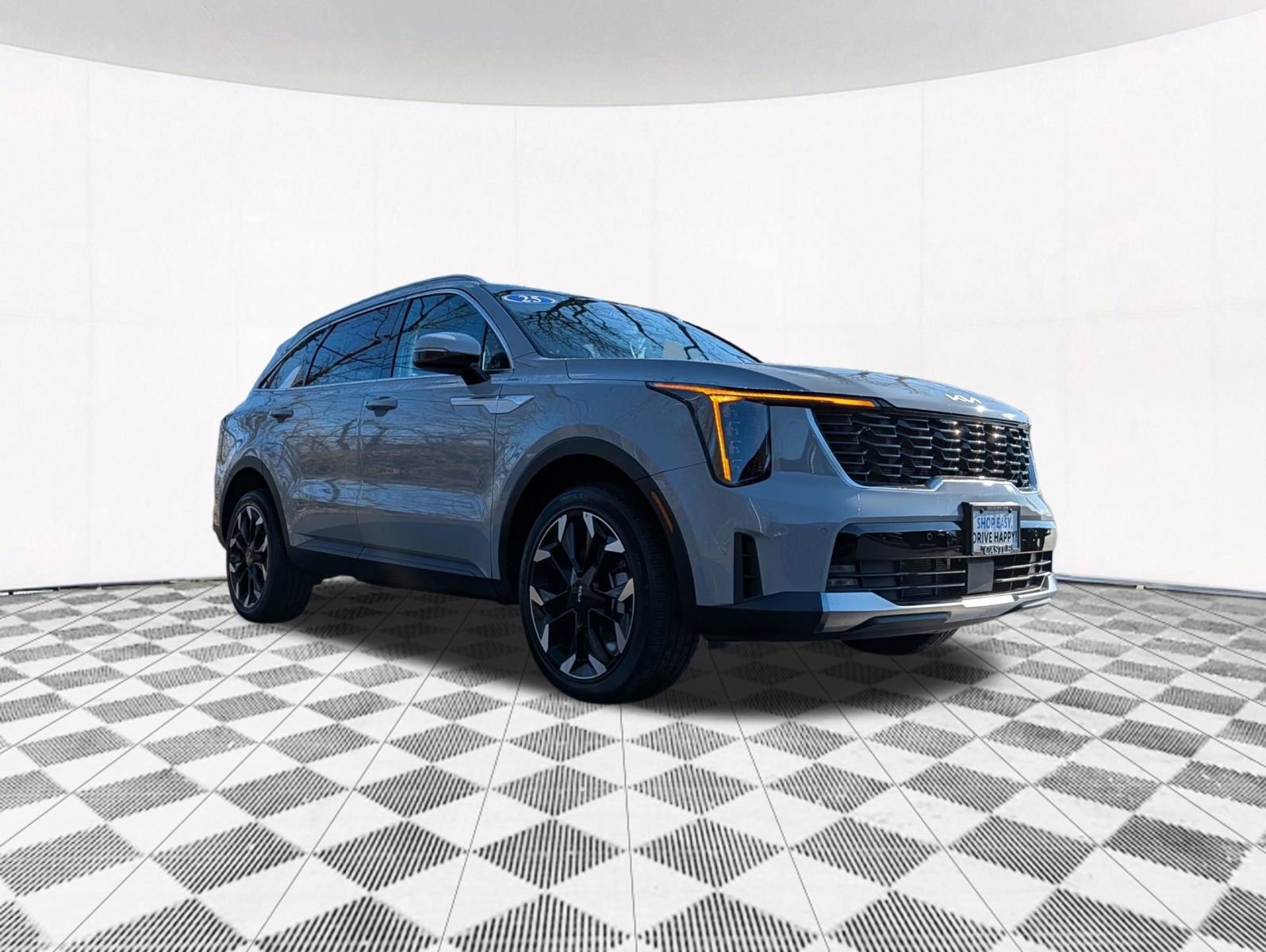 Used 2025 Kia Sorento EX w/ Panoramic Sunroof Package image 17