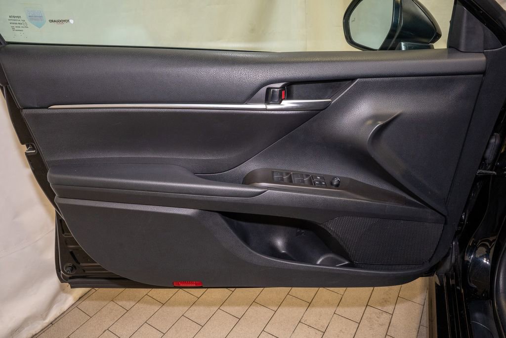 Used 2024 Toyota Camry LE image 10