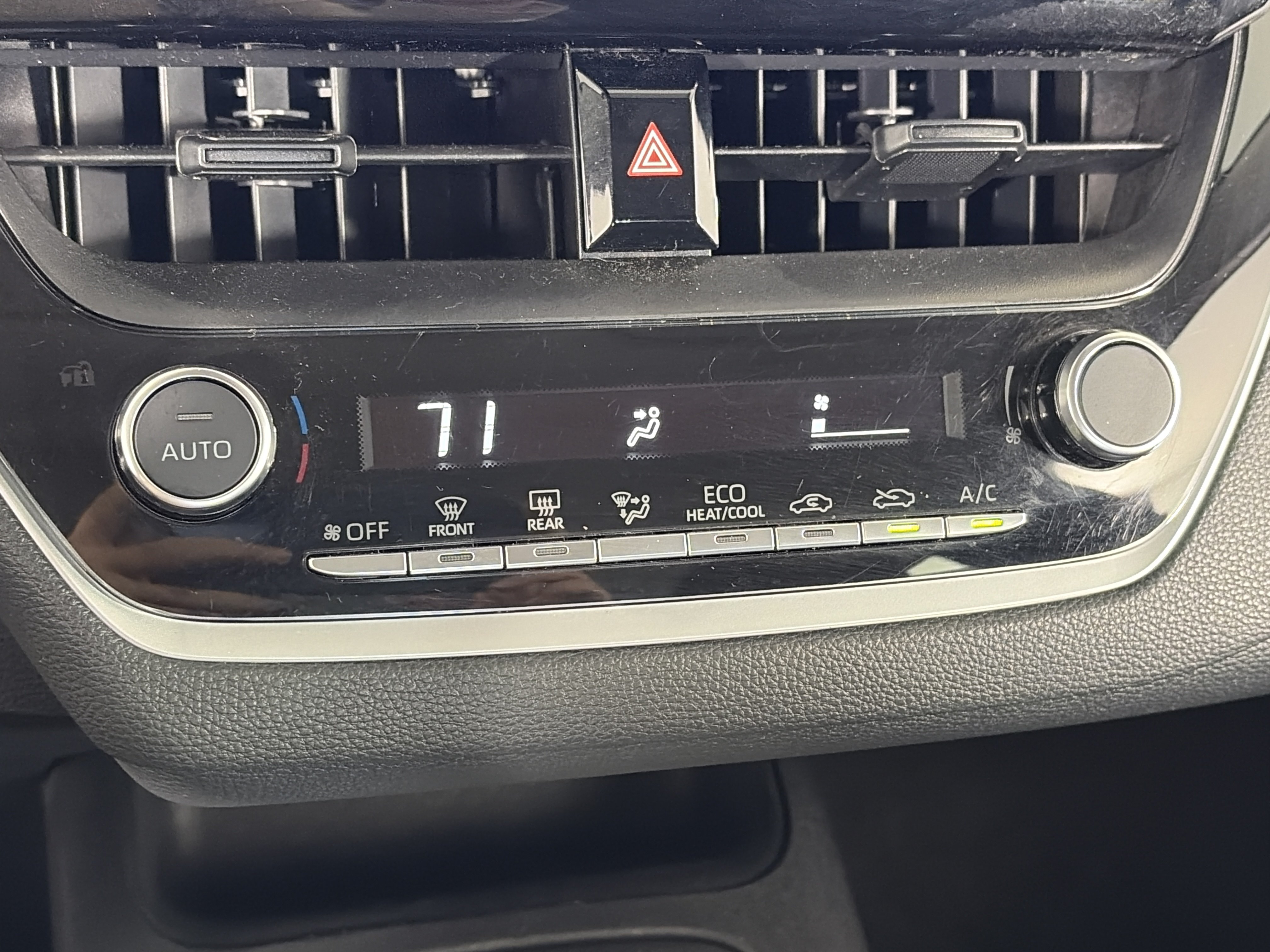 Used 2024 Toyota Corolla LE FWD image 21