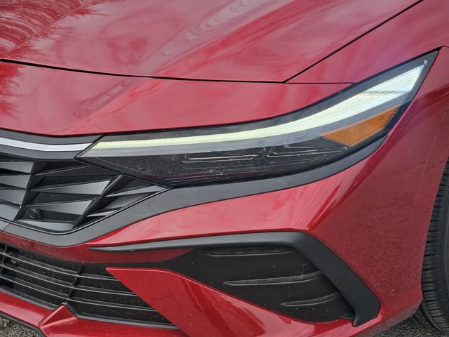 Used 2025 Hyundai Elantra Sport image 5