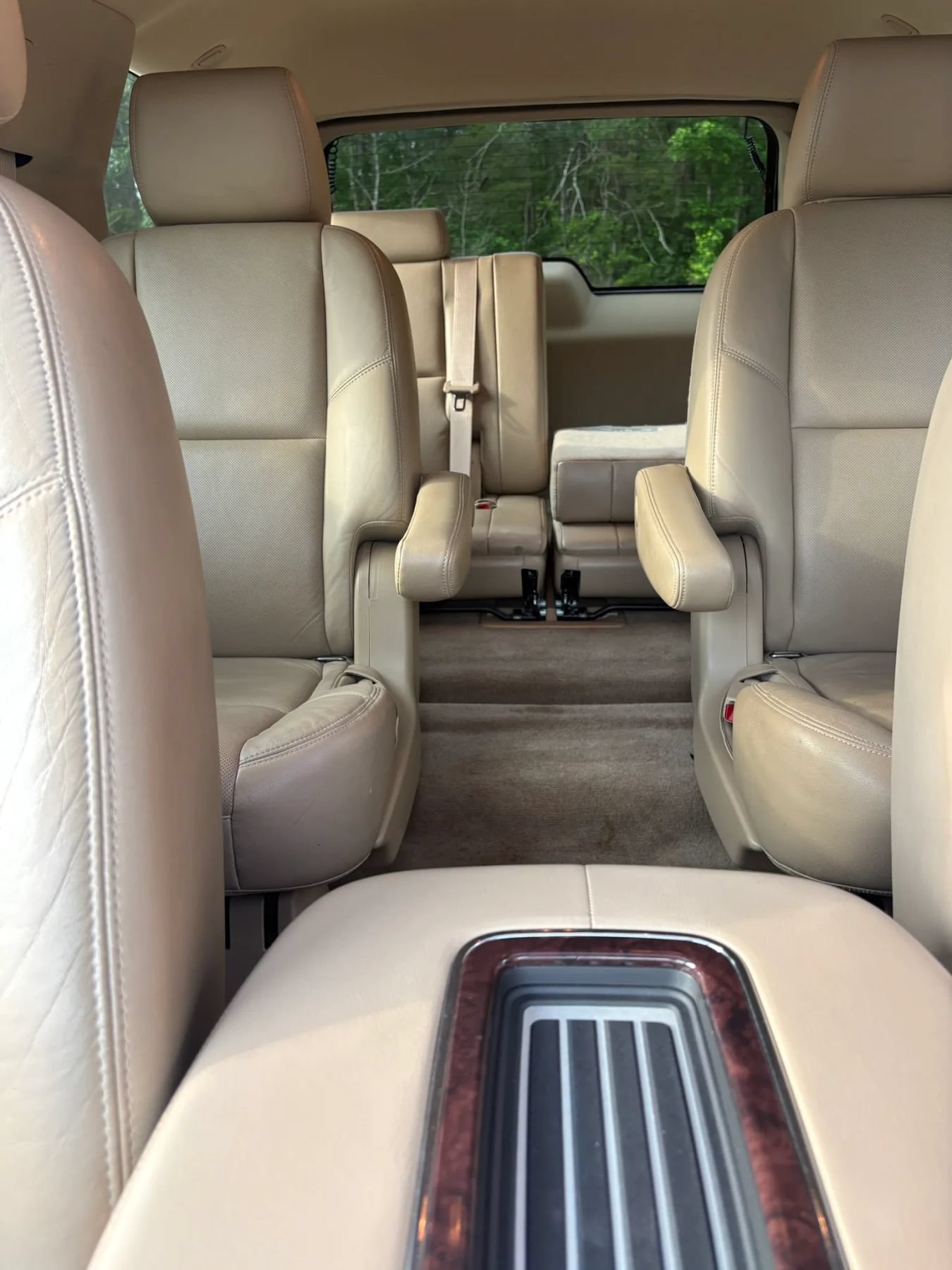 Used 2011 Cadillac Escalade Premium AWD/4WD image 45