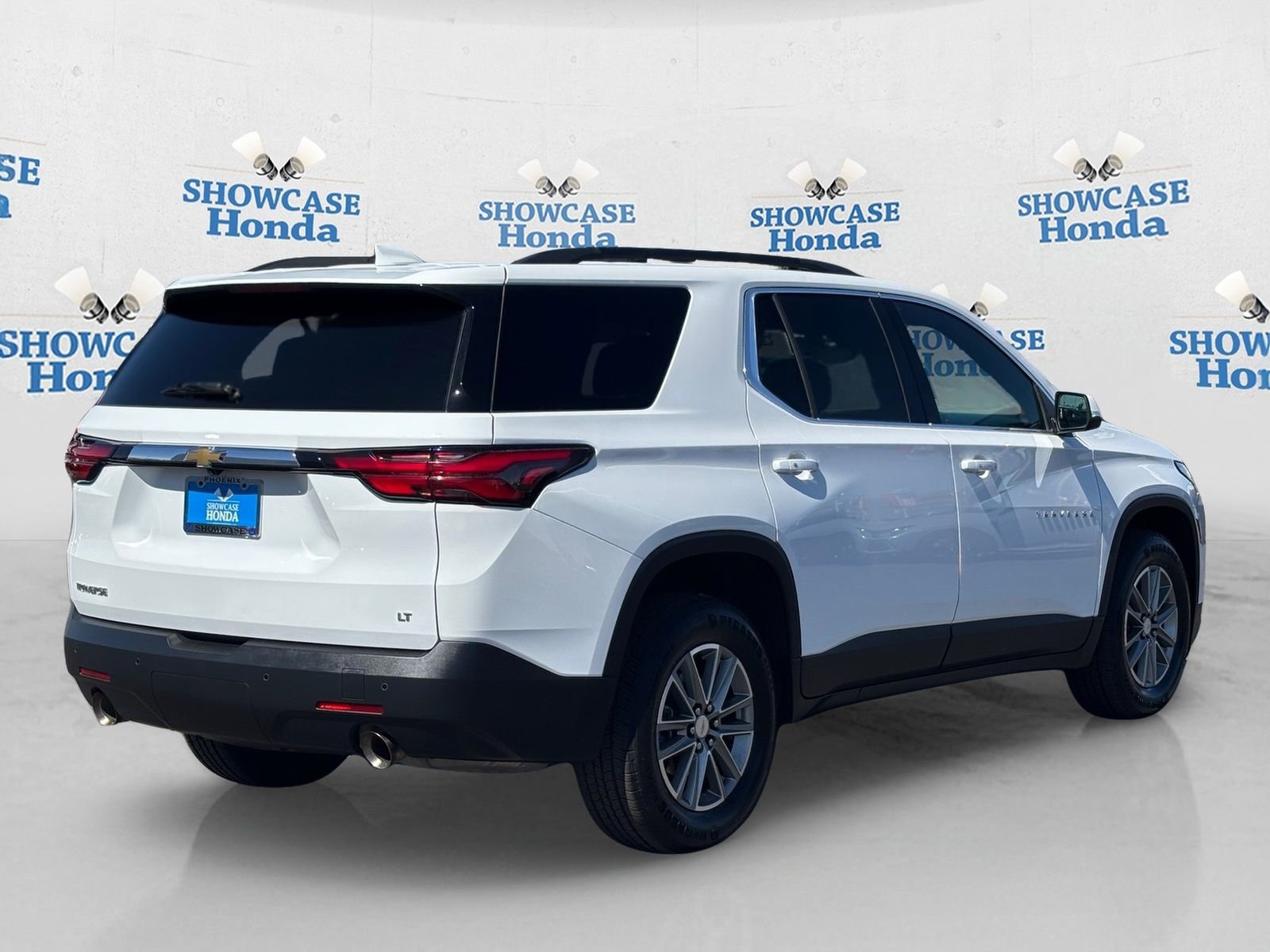 Used 2023 Chevrolet Traverse LT image 8